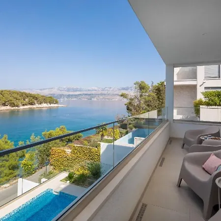 Villa Beach Front *