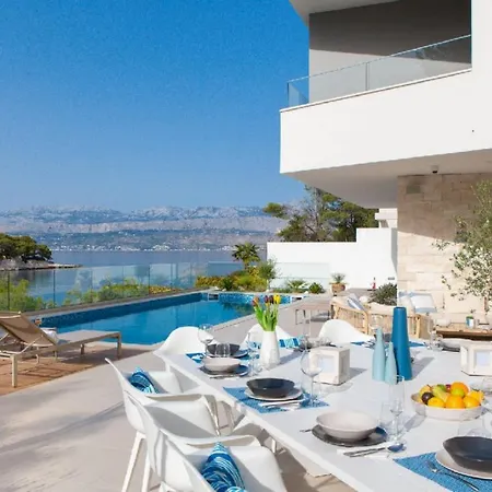 Villa Beach Front
