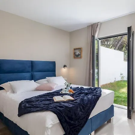 Beach Front Villa Splitska